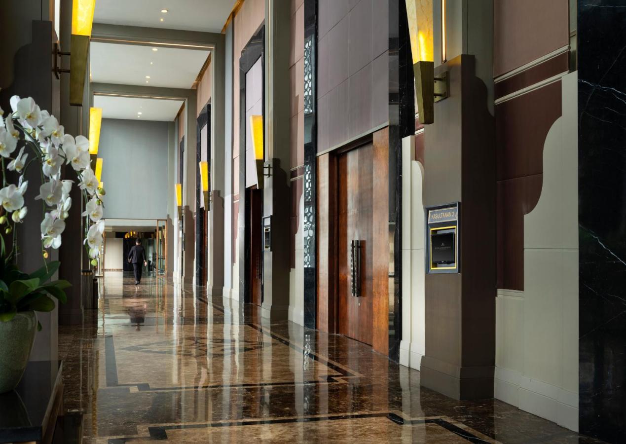 โรงแรมรอยัล อัมบารุกโม ยอกยาการ์ต้า ยอกยาการ์ตา ภายนอก รูปภาพ